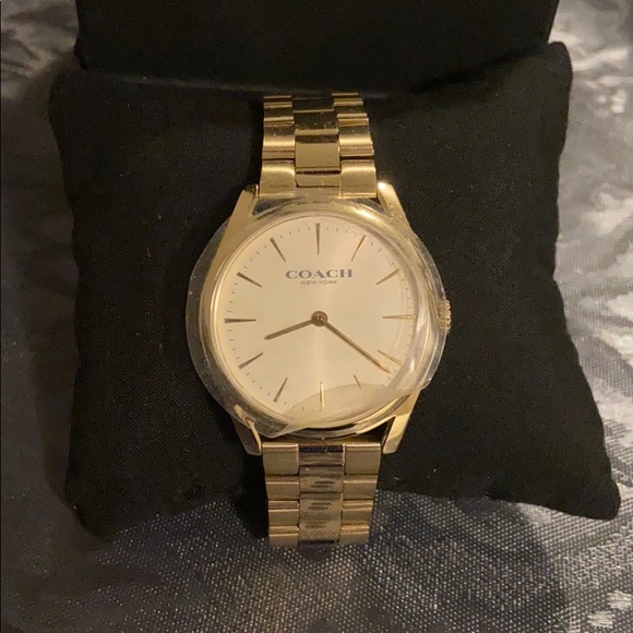 Coach watch - Picture 1 of 5